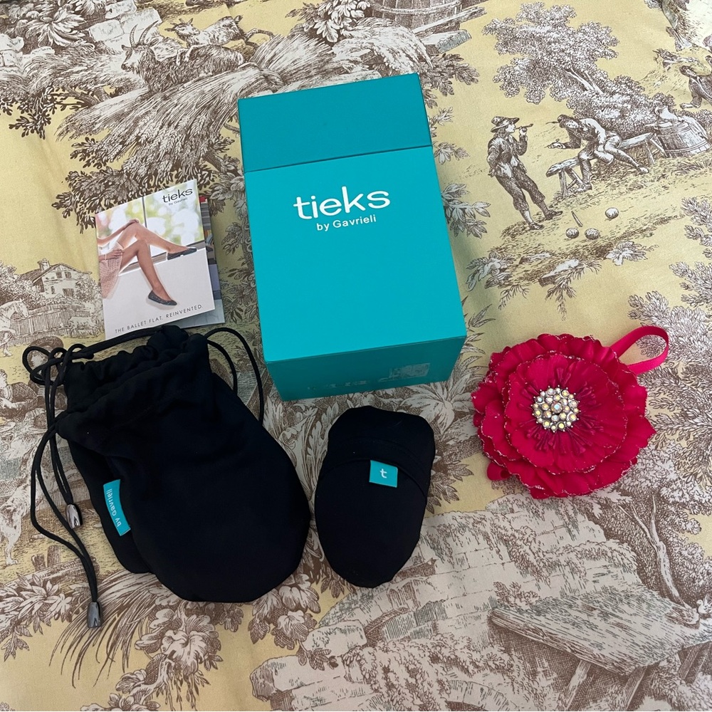 Tieks Box with Flower and storage bag- NO SHOES INCLUDED